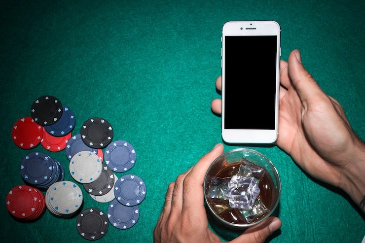 Simbol keamanan digital yang merepresentasikan perlindungan privasi dan keamanan akun sawit77